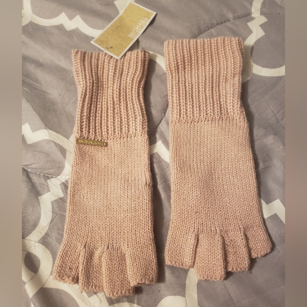 NEW with TAG  Michael Kors Fingerless Gloves